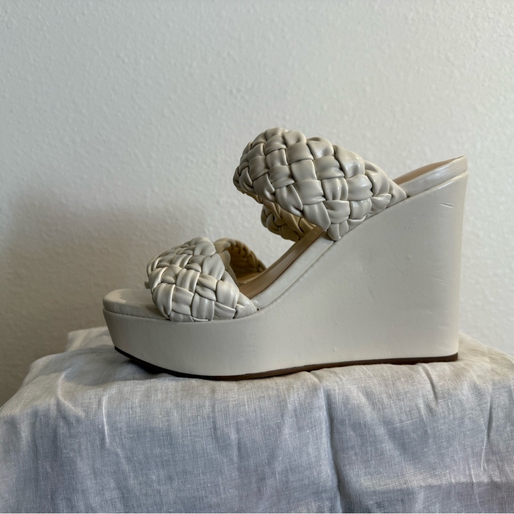 Nine West classy white wedge